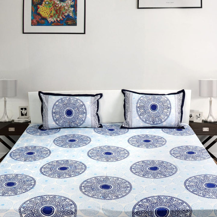 Ornamental Flower Print Bed Cover With 2 Pillow Covers