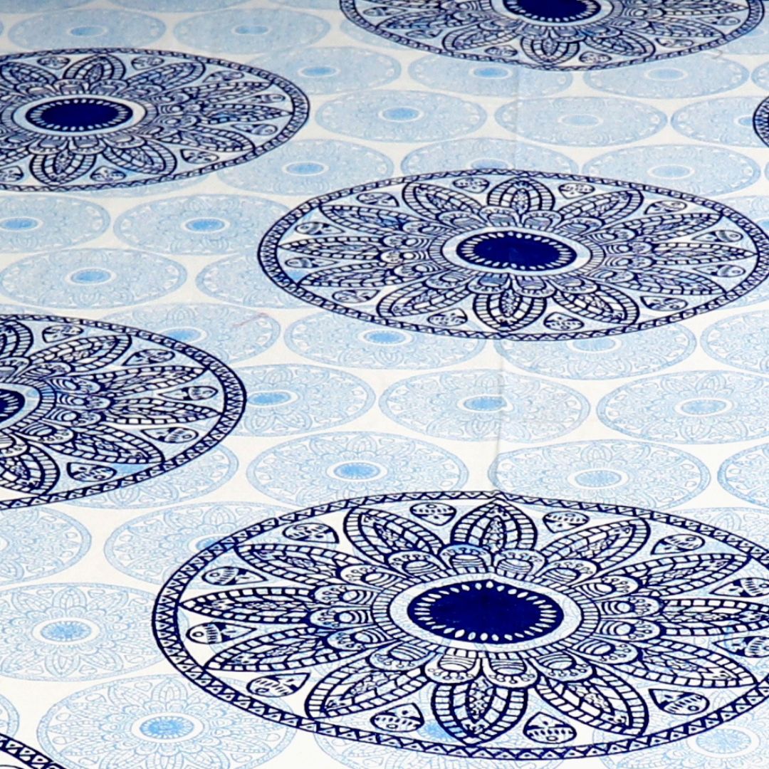 Ornamental Flower Print Bed Cover With 2 Pillow Covers