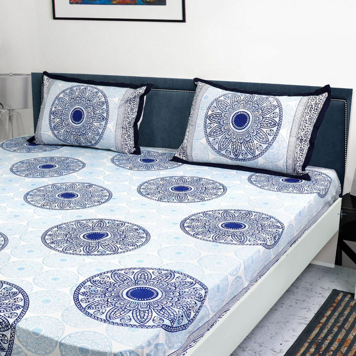 Ornamental Flower Print Bed Cover With 2 Pillow Covers