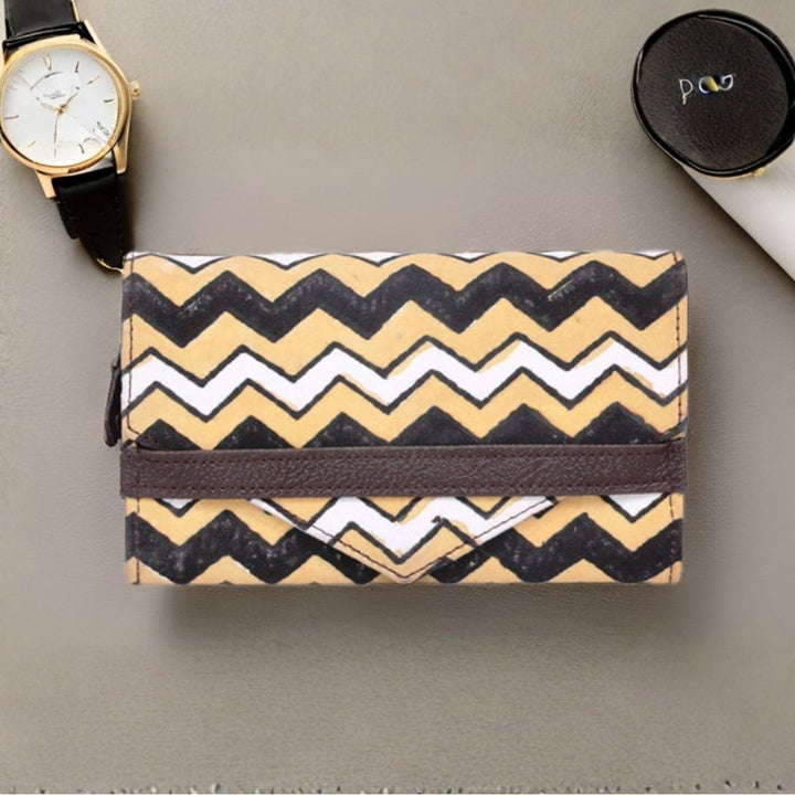 Indha Hand Block Printed Cotton Fabric Wallet for Girls | YKK Brand Zipper Ladies Wallet| Clutch Wallet | Cotton Purse| Card Cash Coin Holder for Women | Hand Carry Wallet