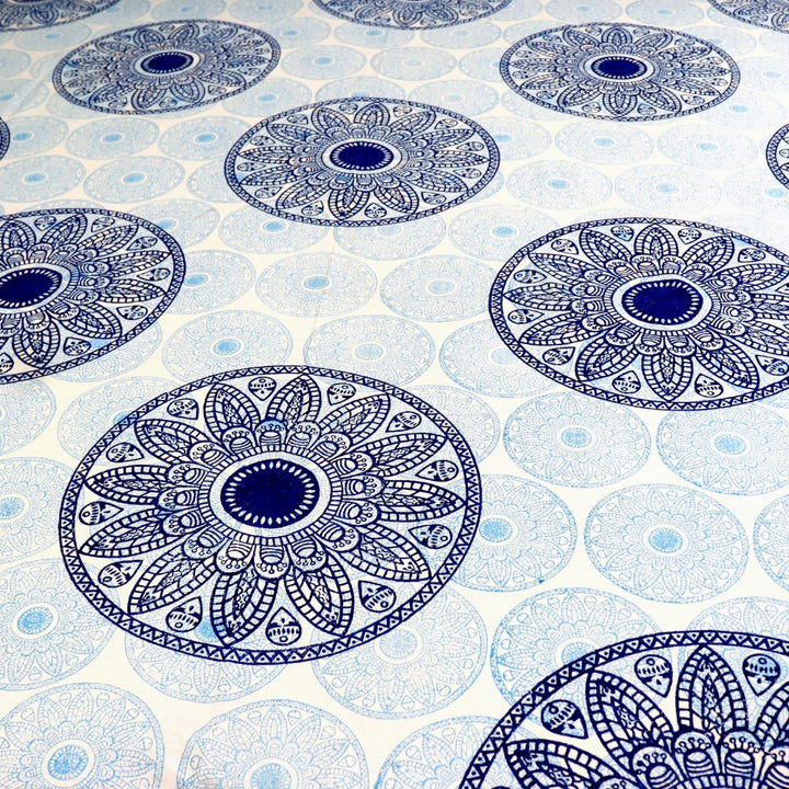 Ornamental Flower Print Bed Cover With 2 Pillow Covers