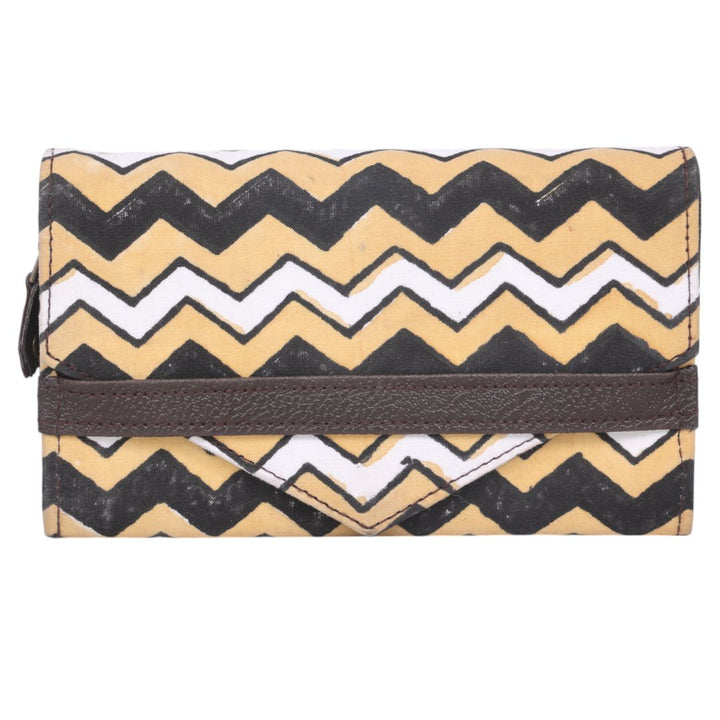 Indha Hand Block Printed Cotton Fabric Wallet for Girls | YKK Brand Zipper Ladies Wallet| Clutch Wallet | Cotton Purse| Card Cash Coin Holder for Women | Hand Carry Wallet