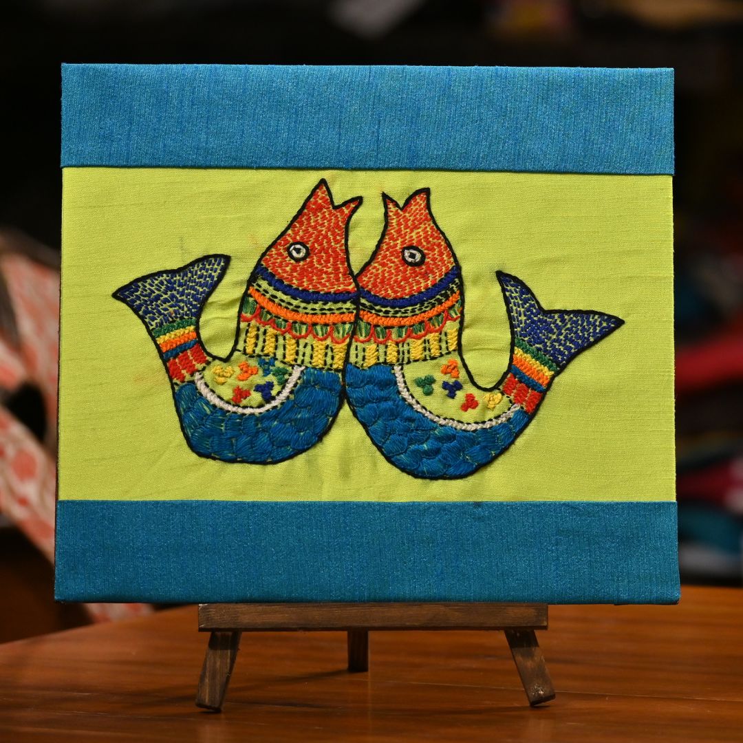 Indha Hand-Embroidered Madhubani Fish – Silk Art with Wooden Easel | Lightweight Gift | Handmade in India|Gift for Tourists|Travellers| Promote Indian Culture
